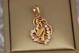 Кулон Xuping Jewelry мадмуазель 2.2 см золотистий