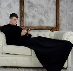 Теплий плед із рукавами флісовий Ковдра-плед унісекс Snuggie 140х190 см чорного кольору - мініатюра 5