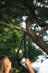 Сучкоріз Fiskars PowerGear L78 великий площинний з загнутими лезами (1000584) - мініатюра 4