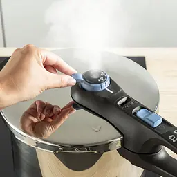 Скороварка Tefal Secure Trendy з паровим кошиком 6 л (P2580701) - мініатюра 5