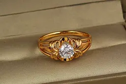 Кільце Xuping Jewelry барель"єф з білим каменем р 16 золотисте