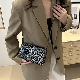 Кросбоді на ланцюжку з еко-шкіри Lilly P2-14502LG сіре - мініатюра 4