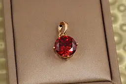 Кулон Xuping Jewelry червоний камінь на чотири кріплення 10 мм золотистий