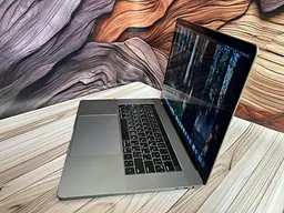 Ноутбук Apple MacBook Pro 15" 2018 i7-8850H/32/512 (C02Y13FFJGH6) Б/в - мініатюра 3
