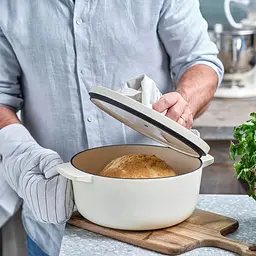 Каструля чавунна з кришкою KitchenAid 22 см 3,3 л колір мигдальний крем (CC006056-001) - мініатюра 8