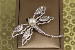Брошка Xuping Jewelry бабка з перлиною 4 см срібляста