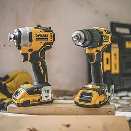 DeWALT Набір із двох акумуляторних інструментів DeWalt 18В XR дриль-шурупокрут DCD709 шурупокрут ударний DCF80 акб 2х2А·год ЗП та кейс 5.9кг - мініатюра 5