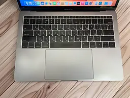 Ноутбук Apple MacBook Air 13" 2017 i5-7360U/8/256 (FVFW55T0HV29) Б/в - мініатюра 2
