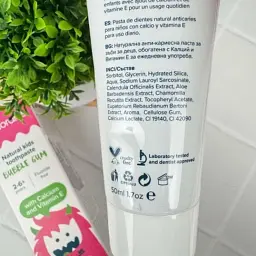 Дитяча зубна паста Nordics Kids Bubble Gum, 50 мл, 26 років, з гідроксиапатитом та кальцієм, без фтору, зі смаком жувальної (3800500324456) - мініатюра 6