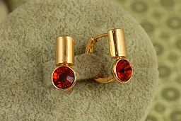 Сережки Xuping Jewelry Модуль з червоним каменем Сваровські 1,7 см золотисті - мініатюра 2