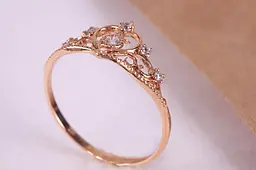 Каблучка-корона з червоного золота з фіанітами 22 K-0055 - мініатюра 2