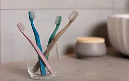 Зубна щітка Jordan Green Clean Kids 5 - 10 років середня зелена - мініатюра 3