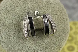 Сережки Xuping Jewelry вітрил білі камені з керамікою 1.5 см сріблясті