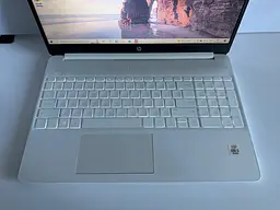 Ноутбук HP Laptop 15t-dy100 15.6" (i5-1035G1 / 12GB / SSD 256GB) б/в - мініатюра 3