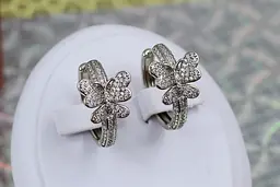 Сережки Xuping Jewelry політ метелика 2.4 см сріблясті - мініатюра 3