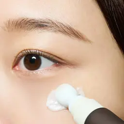 Крем для повік з бакучіолом Madagascar Centella Probio-Cica Bakuchiol Eye Cream SKIN1004 20 мл - мініатюра 2