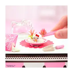 Игровой набор MGA's Miniverse Sanrio S2 Создай стиль вместе с Хэллоу Китти и друзьями (547235) - миниатюра 4