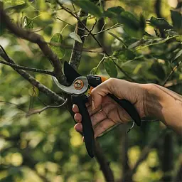 Секатор Fiskars Solid P321 площинний (1057162) - мініатюра 2