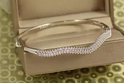 Браслет бенгл Xuping Jewelry Вигін грації від 17 см до 19 см сріблястий - мініатюра 2