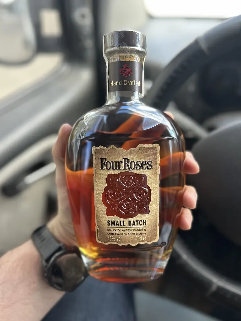 Виски Four Roses Small Batch Bourbon Whiskey 45% 0.7 л купить в