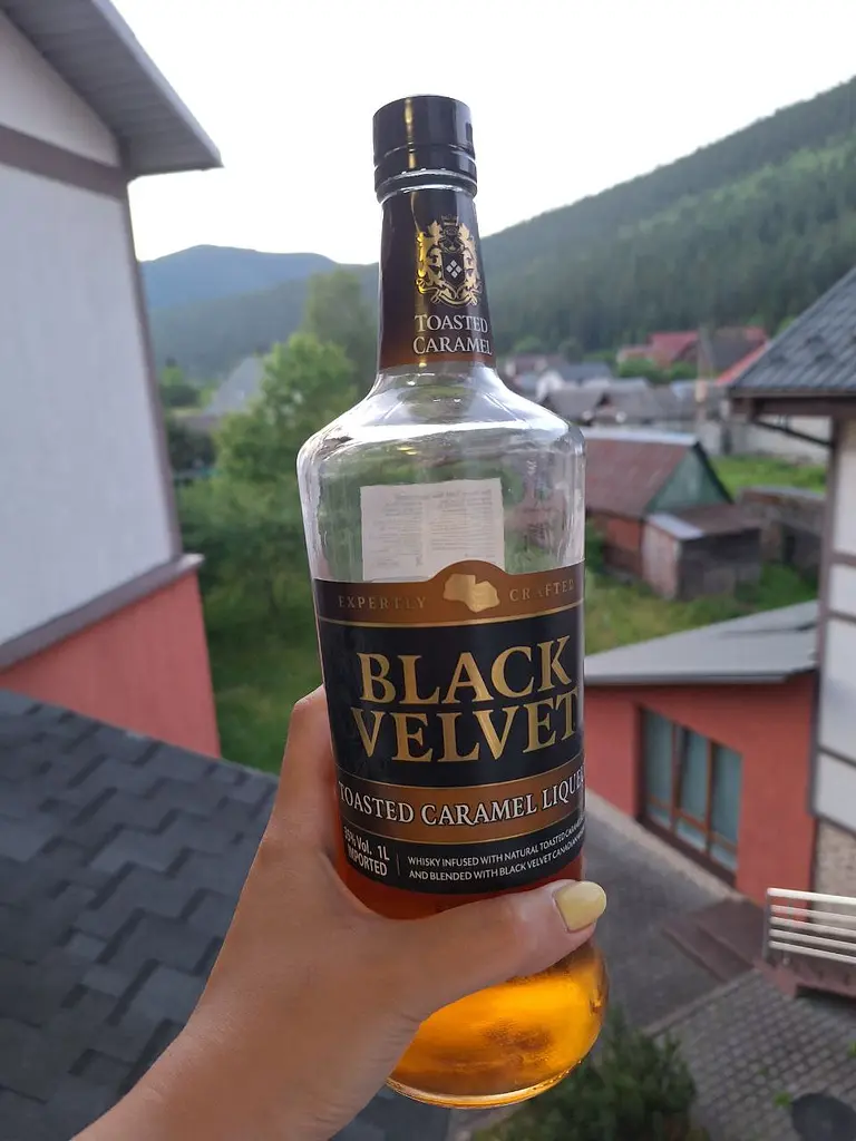 Віскі Black Velvet Toasted Caramel Flavored Canadian Whisky, 35