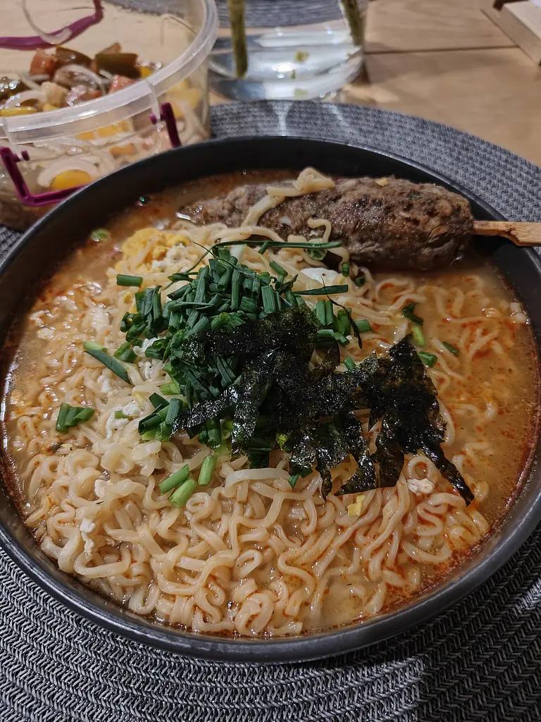Локшина швидкого приготування Nongshim Shin Kimchi Ramyu з Кімчі