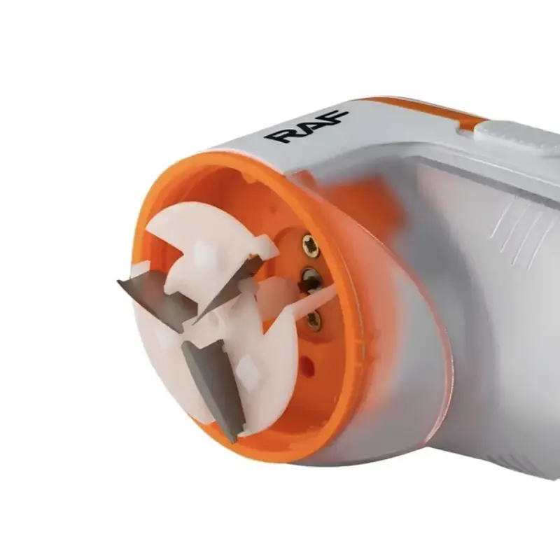 Акумуляторна машинка для видалення катишків із 3 ножами 45 мм Lint Remover RAF R.4100 прилад для зняття ковтунців з одягу та насадкою для чищення меблів з знімним резервуаром Білий з помаранчевим - фото 7