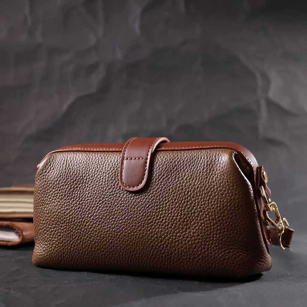 Красивий клатч з цікавою клямкою з натуральної шкіри Vintage 22425 коричневий - фото 8