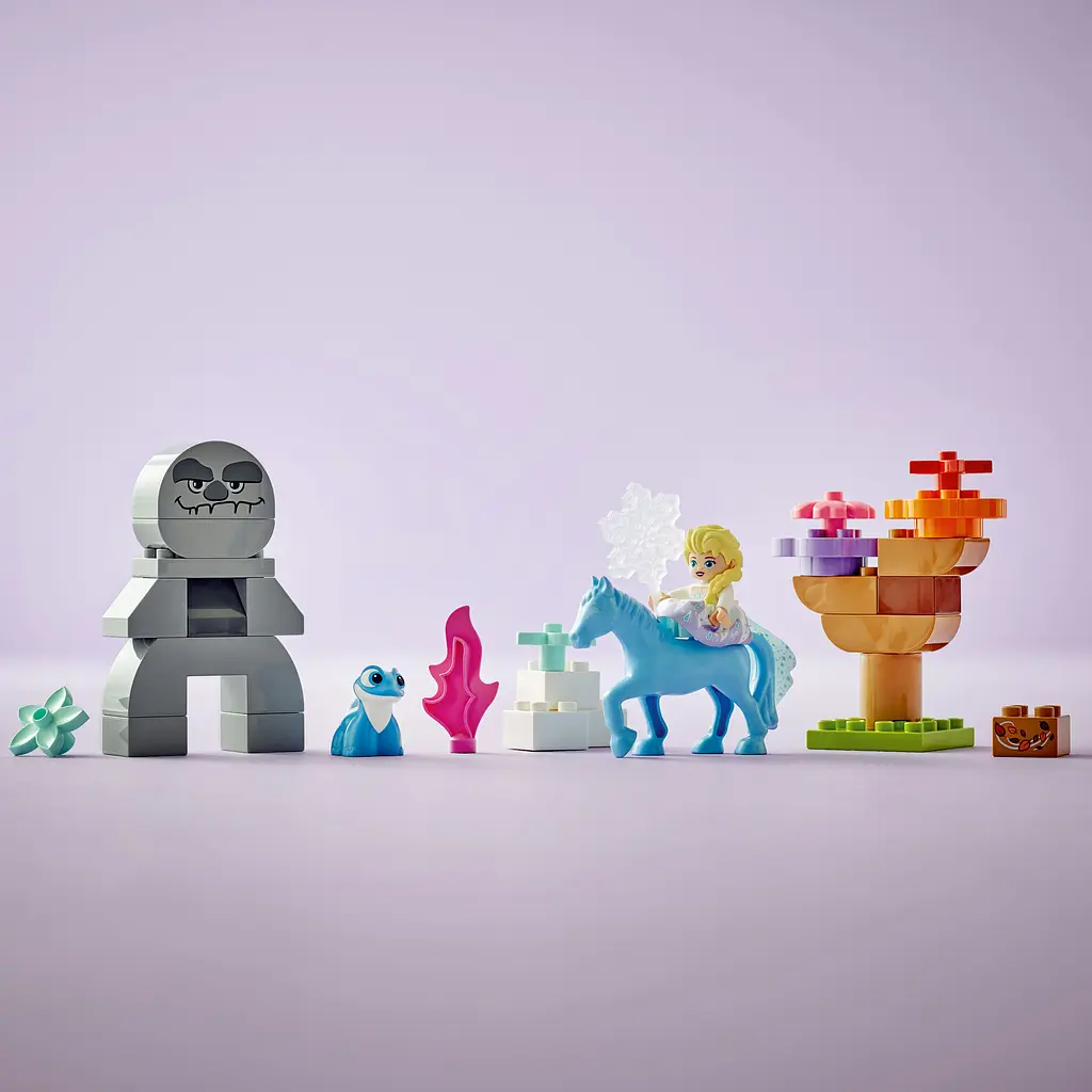 Конструктор LEGO DUPLO Disney Эльза и Бруни в Зачарованном лесу 31 деталей (10418) - фото 5
