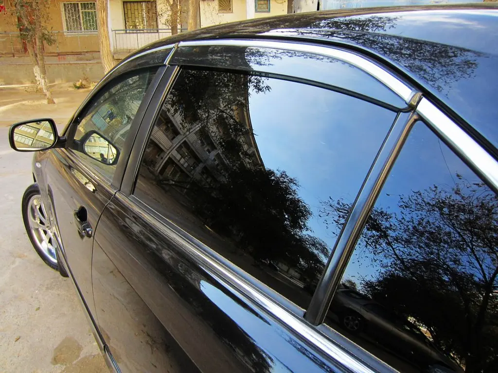 Дефлектори вікон вітровики Toyota Camry V40 2006-2011 Хром молдинг (08611-33080) - фото 2
