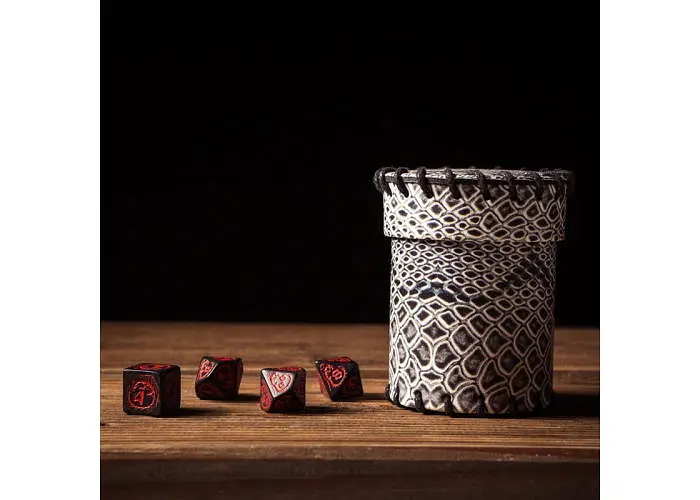 Настільна гра Q-Workshop Чаша для кубиків Dragonhide Laminated Dice Cup (CDRH101) - фото 5