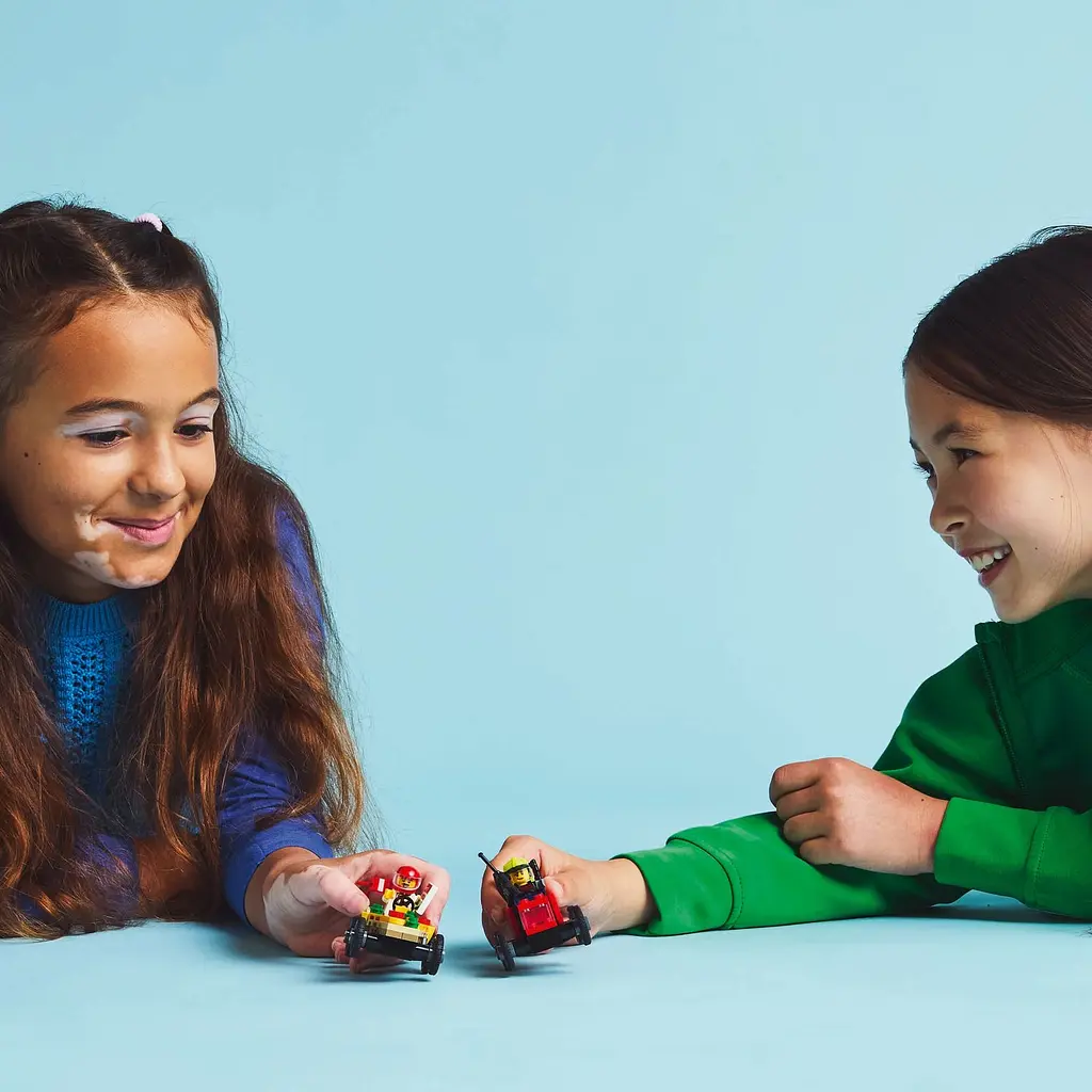 Конструктор LEGO City «Піца-авто проти пожежної машини» Набір перегонів, 70 деталей (60458) - фото 5