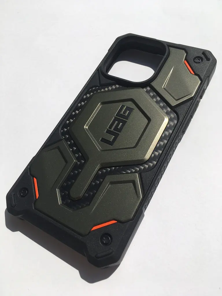 Протиударний чохол UAG Monarch Pro MagSafe для iPhone 15 Pro Max (6.7") Element Green 1143381F7B42 - фото 5