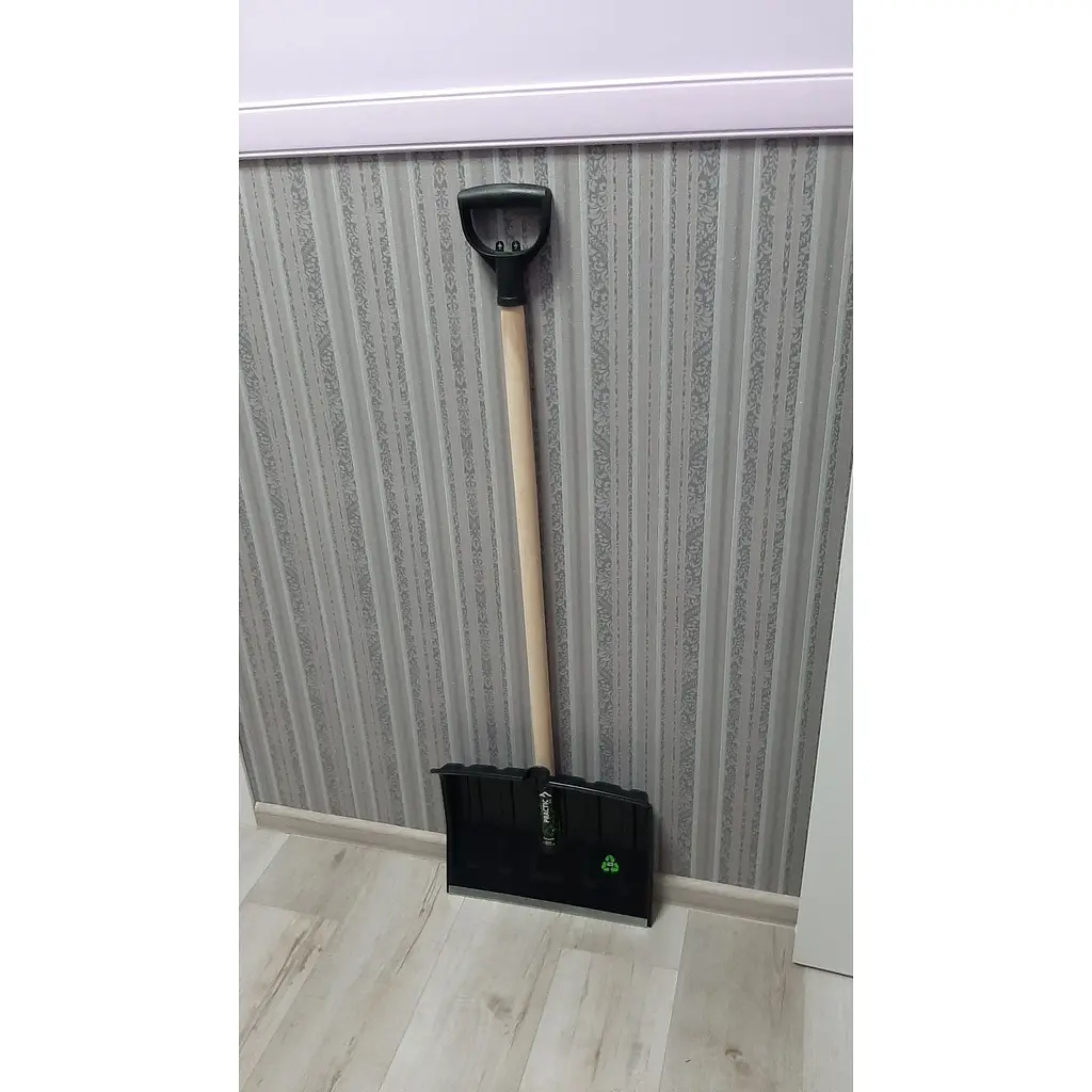 Лопата для прибирання снігу Prosperplast Noname 47 ECO 47х126 см - фото 3