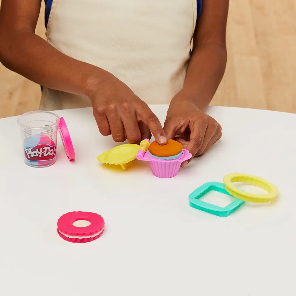 Набір для творчості Play-Doh з масою для ліплення Маленький кухонний набір Lil Sweet Playset (F3159_F3464) - фото 7