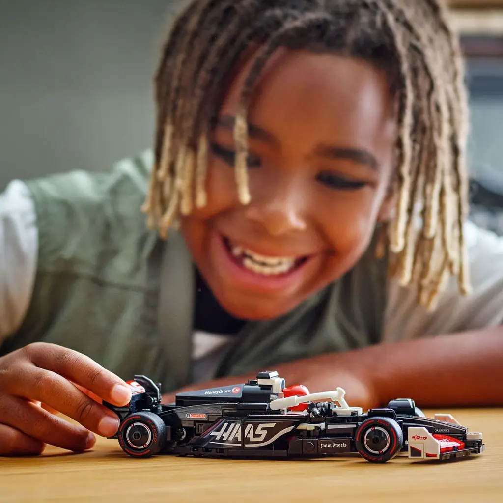 Конструктор LEGO Speed ​​Champions Автомобиль для гонки MoneyGram Haas F1 Team VF-24, 242 детали (77250) - фото 14