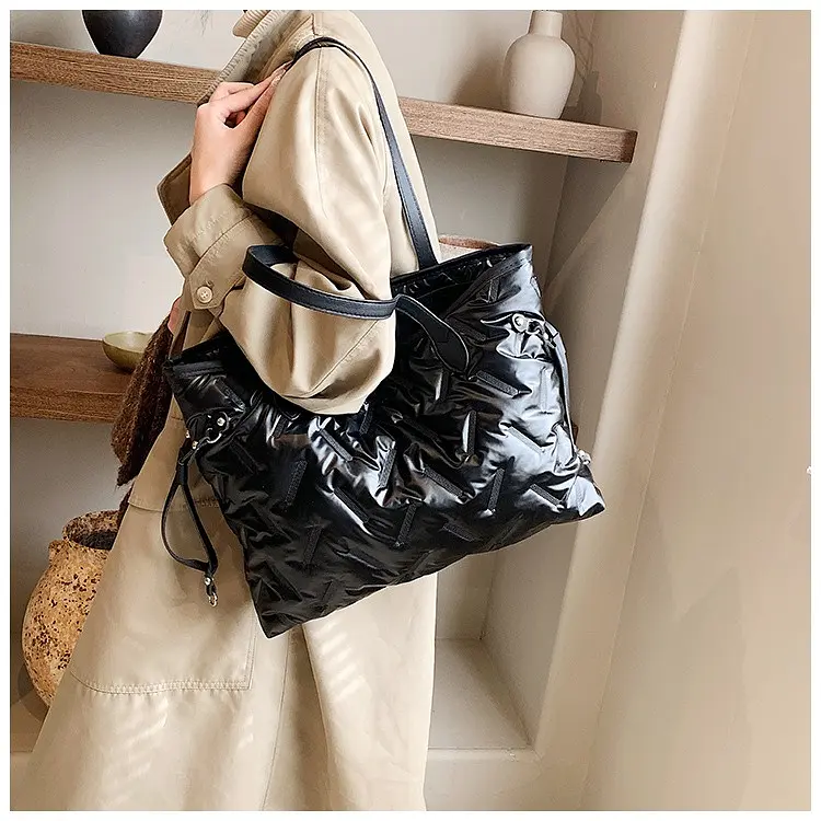 Сумка жіноча Fur Italian Bags Чорний 30х10х41 см (id_1314) - фото 2