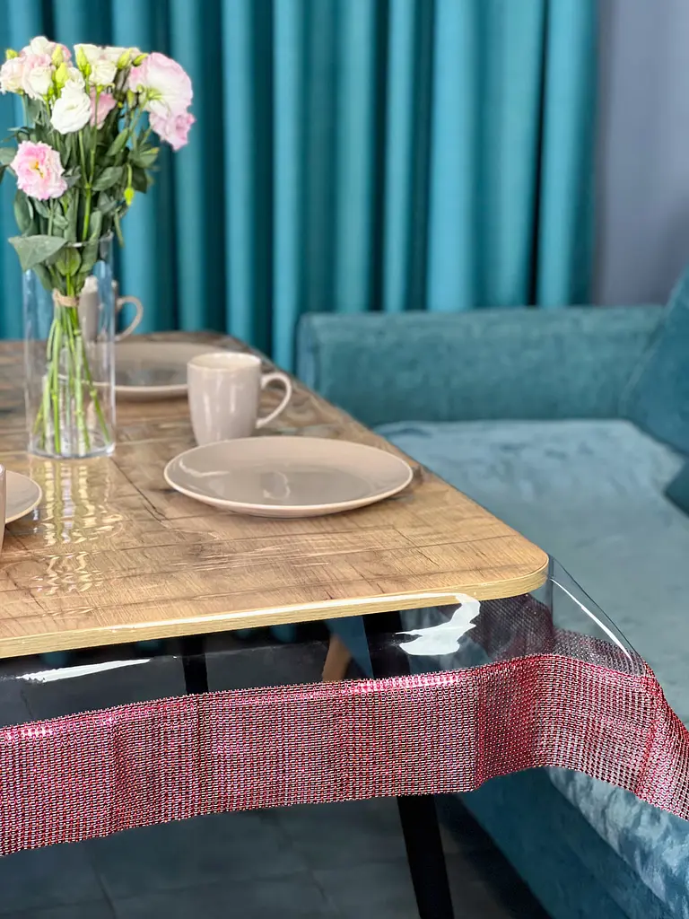 Скатертина силіконова з червоною стразовою стрічкою 210х200 см - фото 8