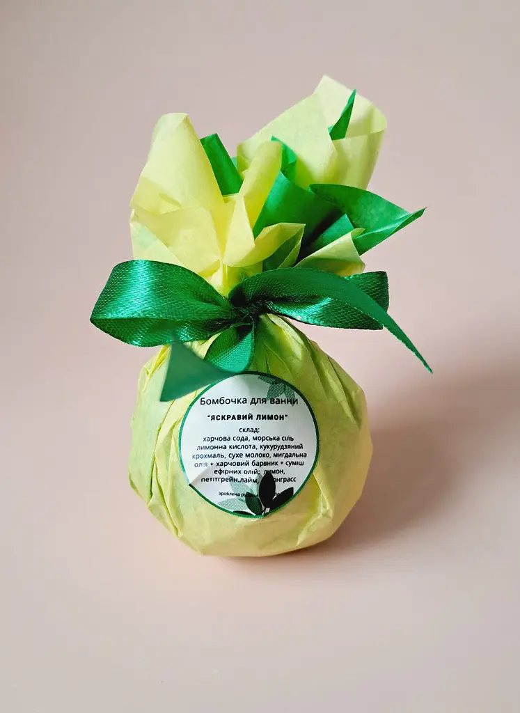Бомбочка-гейзер для ванни Svich Shop Iren Osadcha Яскрава нота лимона 75 г - фото 4