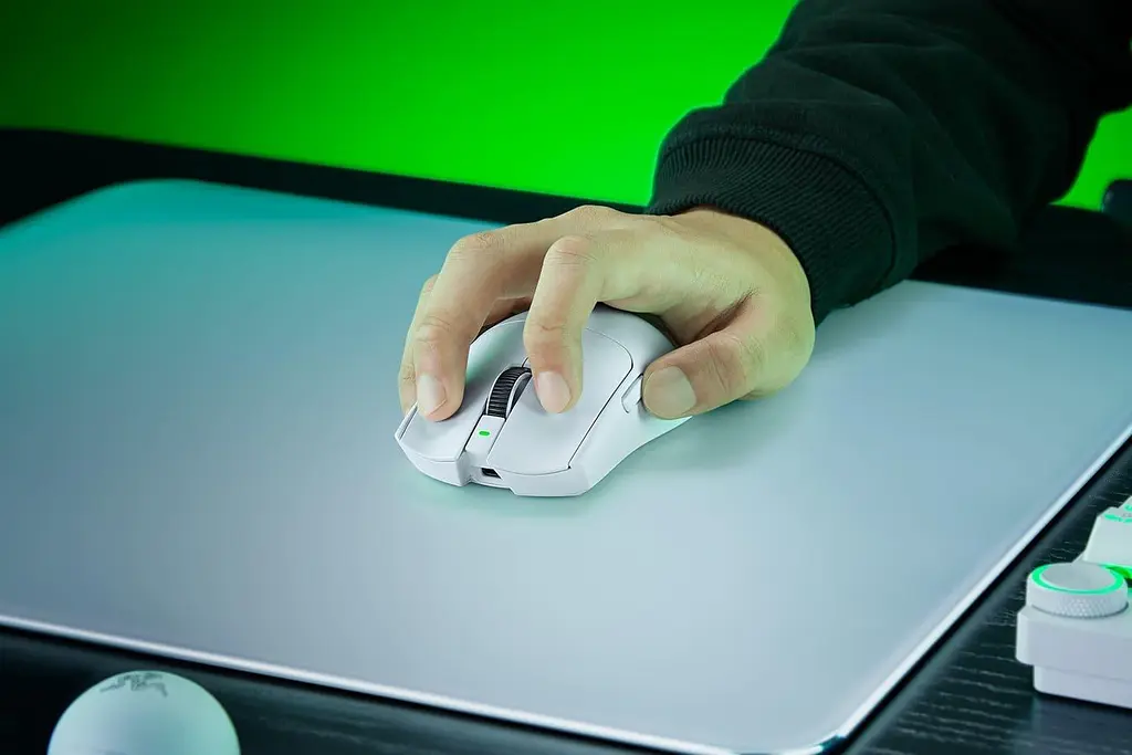 Мышь Razer Viper V4 PRO Wireless White (RZ01-05630200-R3G1) - фото 8