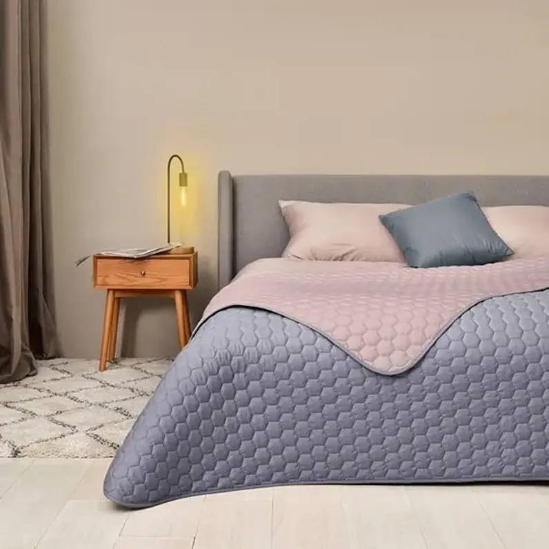 Покривало на ліжко Ideia Silhouette двостороннє міцна стібка тканини 240x260 см  (8-35591_сірий) - фото 1