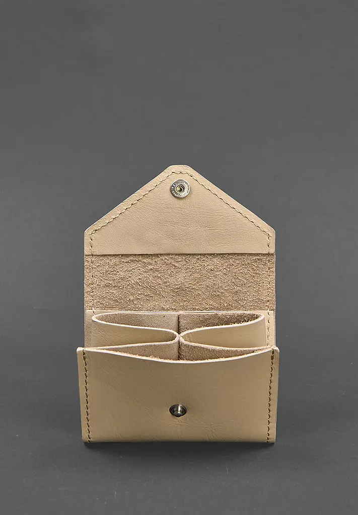 Женский кожаный кард-кейс 3.0 (гармошка) светло-бежевый с мандалой. - фото 4