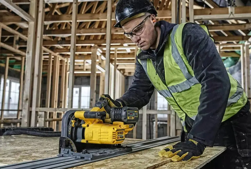 Пила дискова акумуляторна DeWalt з АКБ та ЗП DCS520T2R - фото 5