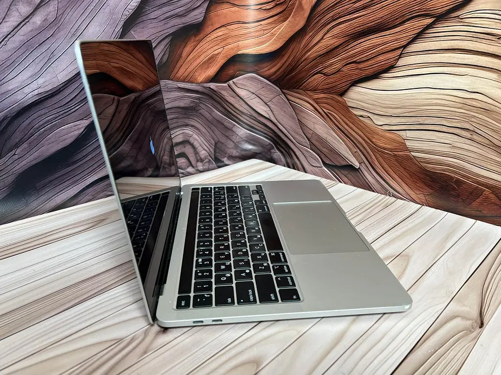 Ноутбук Apple MacBook Pro 13" 2020 i7-1068NG7/32/512 (C02F70MHML87) Б/в - фото 4