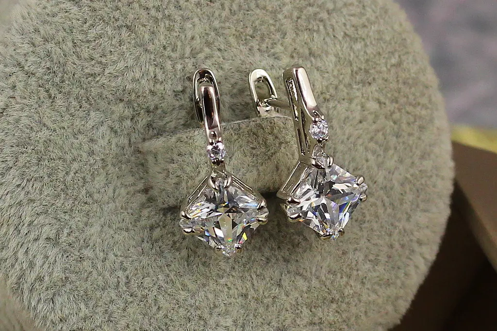 Сережки Xuping Jewelry ромби з подвійною оправою 1,8 см сріблясті - фото 2
