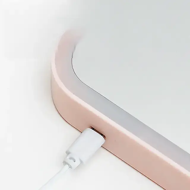 Зеркало для макияжа Salon Professional с LED подсветкой Настольная Сенсорная встроенная кнопка 3 уровня яркости розовое - фото 3