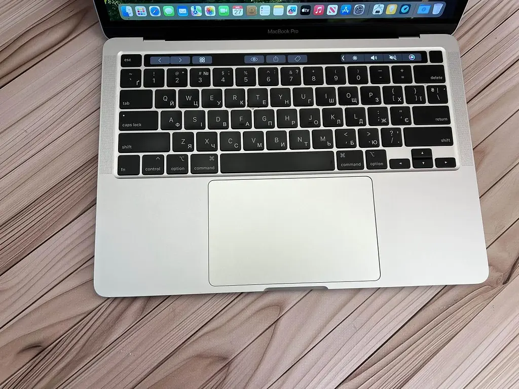 Ноутбук Apple MacBook Pro 13" 2020 i7-1068NG7/32/512 (C02FK1EJML87) Б/в - фото 2
