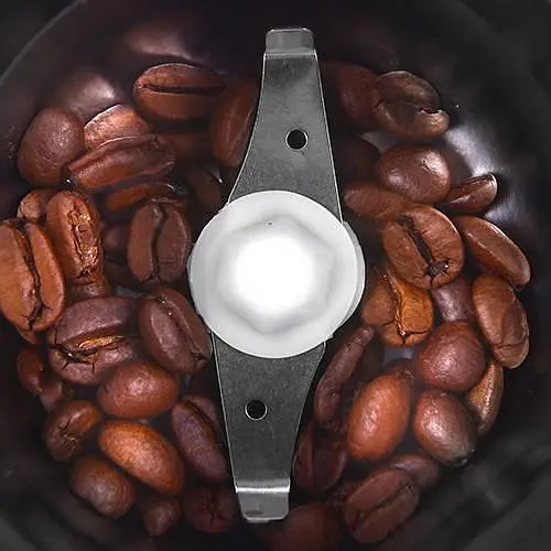 Кофемолка Adler AD 443 блокировка работы без крышки компактная нержавеющая сталь 70 г 150 Вт - фото 6