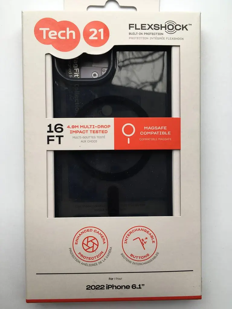 Оригінальний протиударний чохол для iPhone 14/13 Tech21 Evo Check MagSafe Black T21-9817 силіконовий - фото 2