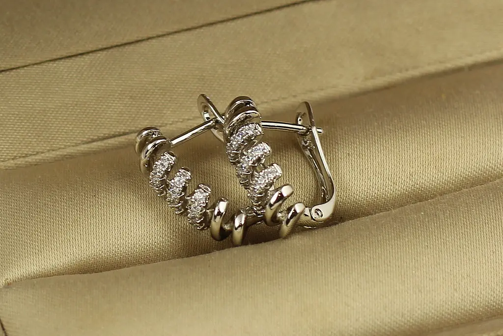 Сережки Xuping Jewelry Пружина 1.6 см сріблясті - фото 2